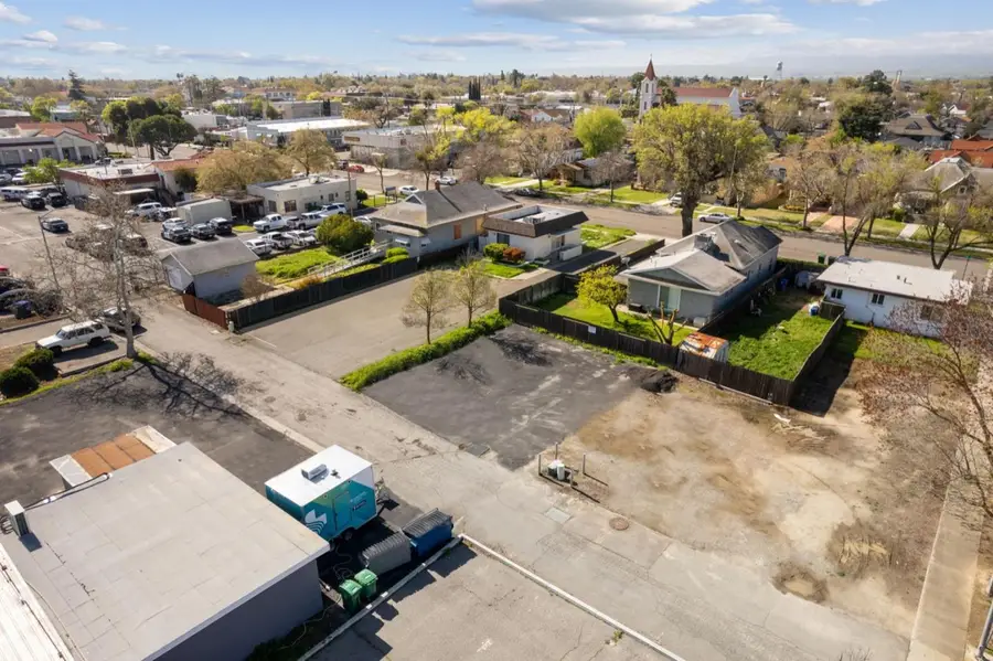 422 J Street, Los Banos, CA 93635 - #2