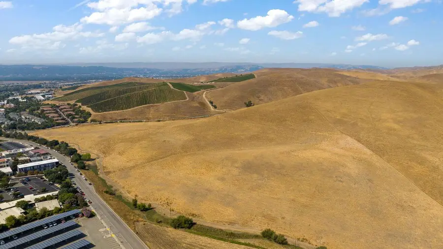 1 Collier Canyon Road, Livermore Pleasanton, CA 94551 - #2
