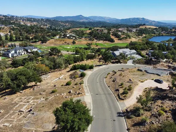 3776 Skyfarm Drive, SANTA ROSA, CA 95403