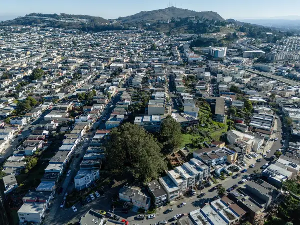1 Head Street, SAN FRANCISCO, CA 94112
