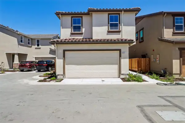 2221 Daisy Drive, HOLLISTER, CA 95023