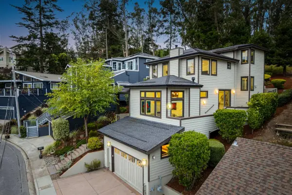 374 El Granada Boulevard, El Granada, CA 94018
