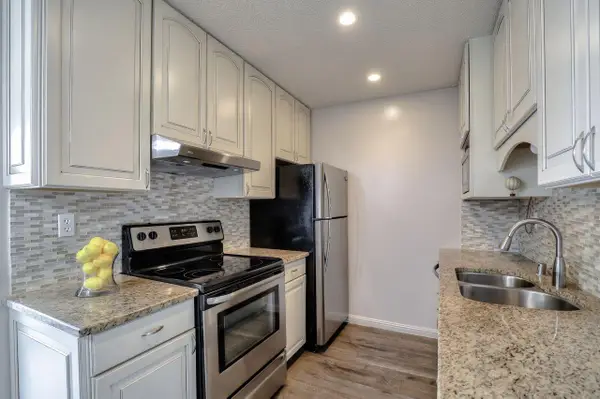 1681 Alvarado Avenue  #10, WALNUT CREEK, CA 94597