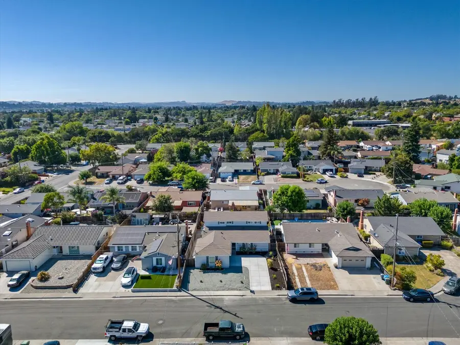 1713 Alhambra Court, Petaluma, CA 94954 - #3
