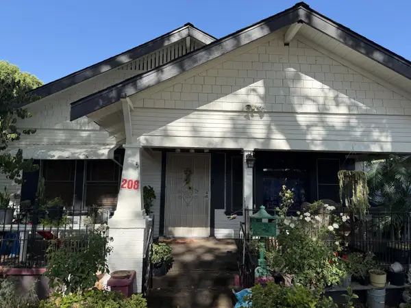 208 Yosemite Avenue, Modesto, CA 95351