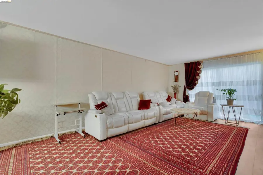 27505 Tampa Avenue  #16, Hayward, CA 94544 - #2