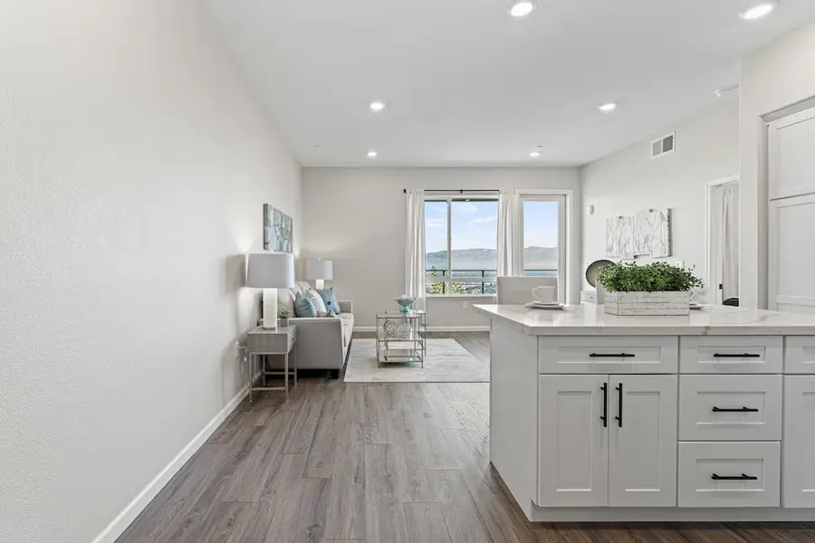 382 Llano De Los Robles Avenue  #7, San Jose, CA 95136 - #2