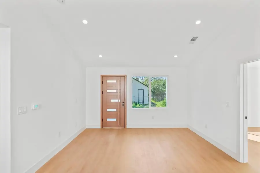374 21st Street, San Jose, CA 95116 - #3
