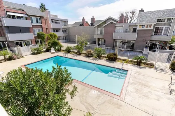 20235 Keswick Street  #212, Winnetka, CA 91306