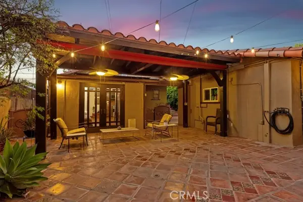 11232 Oxnard Street, North Hollywood, CA 91606