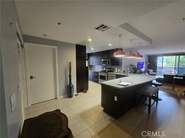 540 Kenmore Avenue  #203, Los Angeles, CA 90020