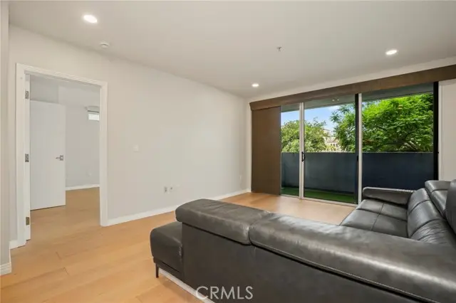 540 Kenmore Avenue  #203, Los Angeles, CA 90020 - #2