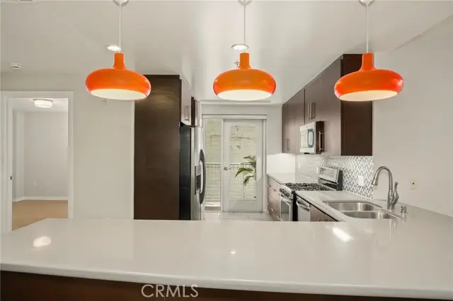 540 Kenmore Avenue  #203, Los Angeles, CA 90020 - #3