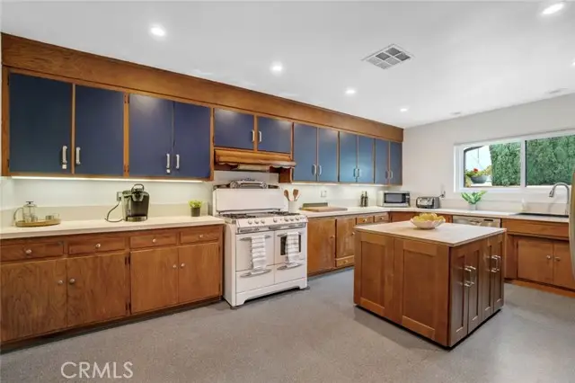 322 Lincoln Street, Burbank, CA 91506 - #3