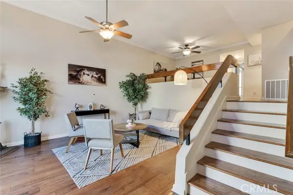 1008 Riverside Drive  #34, Burbank, CA 91506