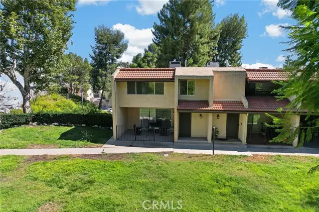 9541 Via Salerno, Burbank, CA 91504 - #1