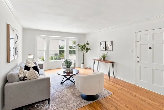 15034 Dickens Street  #4, Sherman Oaks, CA 91403 - #3