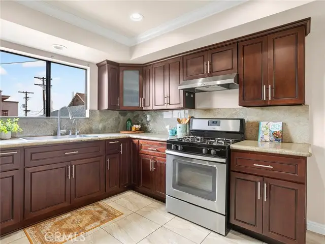 635 Elmwood Avenue  #203, Burbank, CA 91501 - #3