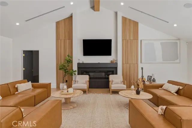 4830 Winnetka Avenue, Woodland Hills, CA 91364 - #2