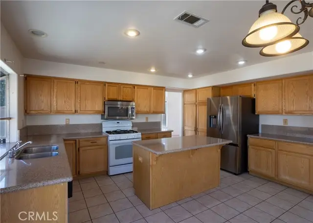 6055 Lisbon Ct, Palmdale, CA 93552 - #3