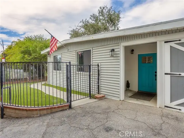 10170 Maude Avenue, Sunland, CA 91040 - #2