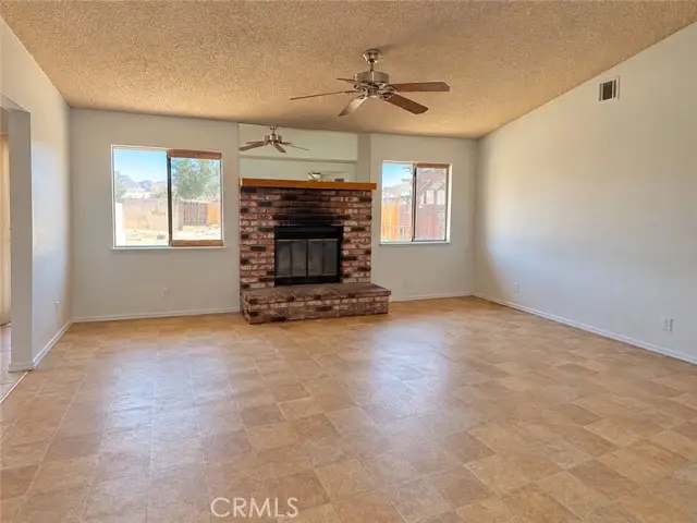 25095 Via Vista, Apple Valley, CA 92307 - #3