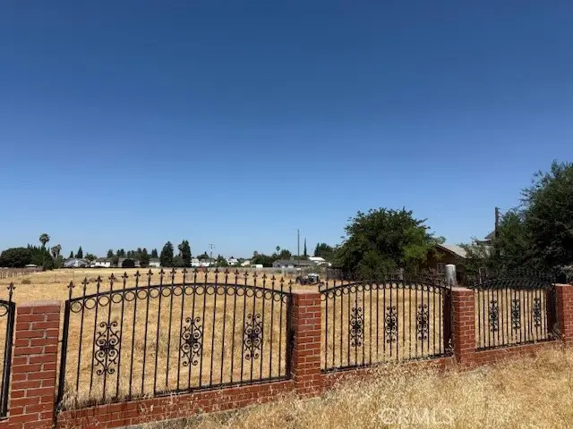 3207 Valentine, Fresno, CA 93722 - #2