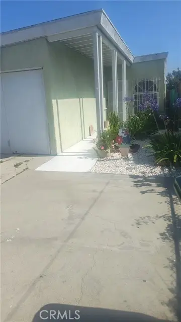 1664 113th, Los Angeles, CA 90059