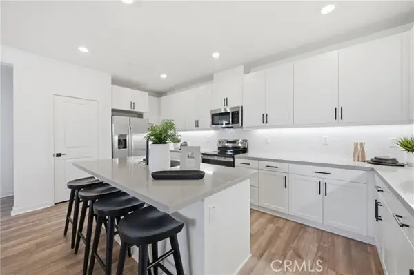 12903 Paradiso Dr  #301, Corona, CA 92880