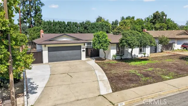 587 Sycamore Avenue, Claremont, CA 91711 - #3