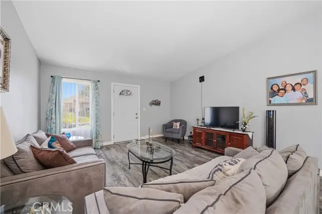 1519 41st, Los Angeles, CA 90011 - #3