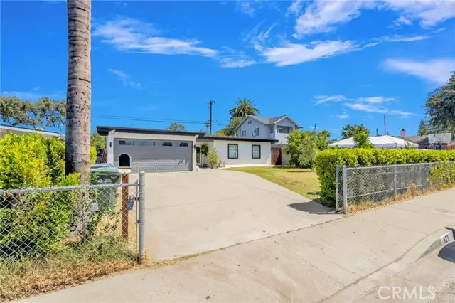 923 Hallwood Avenue, Pomona, CA 91767 - #2