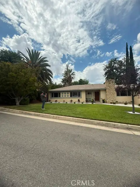 414 Via Vista Drive, Redlands, CA 92373