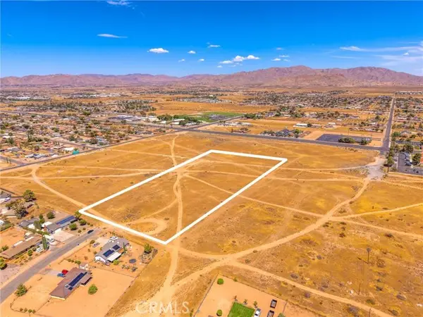 30874811 Okanagan Road, Apple Valley, CA 92308