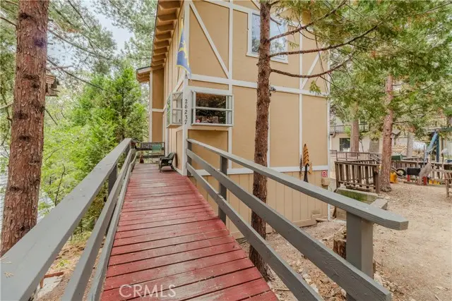 26237 Sky Ridge, Twin Peaks, CA 92391 - #2