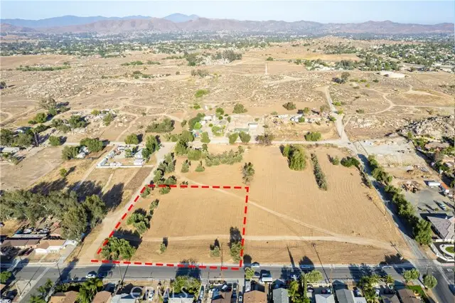 0 313-211-004, Perris, CA 92570 - #3