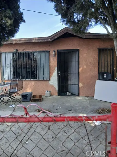 1549 E.33 ST., Los Angeles, CA 90011