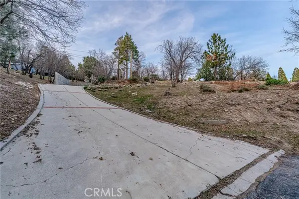 70 Panorama Road, Running Springs, CA 92382