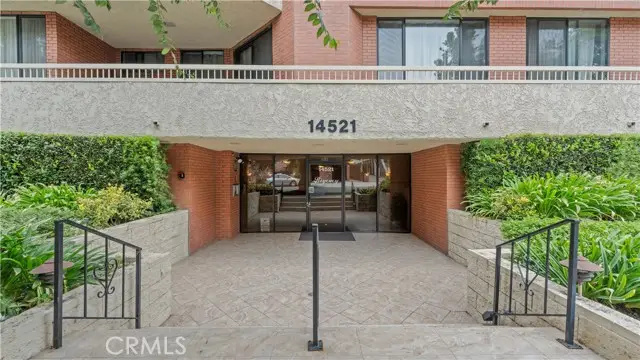 14521 Benefit St  #102, Sherman Oaks, CA 91403 - #1