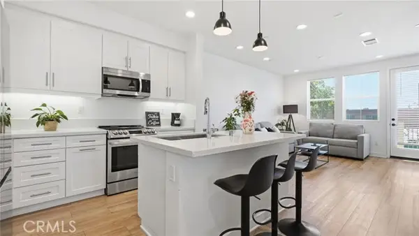 2560 Valentina, Los Angeles, CA 90040