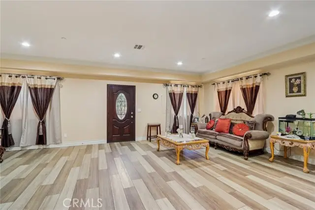 204 121st, Los Angeles, CA 90061 - #3