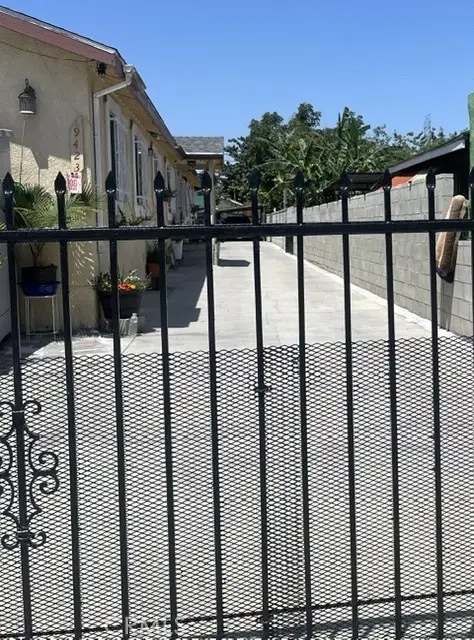 9421 9421 Maie, Los Angeles, CA 90002 - #3
