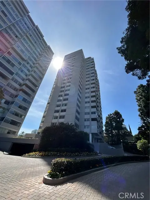 865 Comstock  #16A, Los Angeles, CA 90024