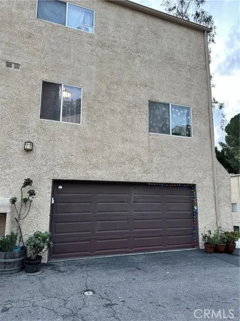 9542 Via Venezia, Burbank, CA 91504