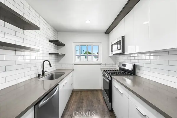 7135 Coldwater Canyon Avenue  #16, North Hollywood, CA 91605