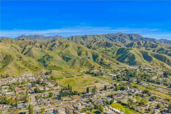 11326 Wheatland Avenue, Sylmar, CA 91342