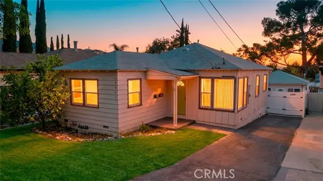 10423 Mcclemont Avenue, Tujunga, CA 91042 - #2