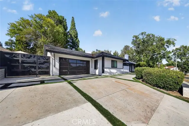 20001 Hiawatha Street, Chatsworth, CA 91311 - #3