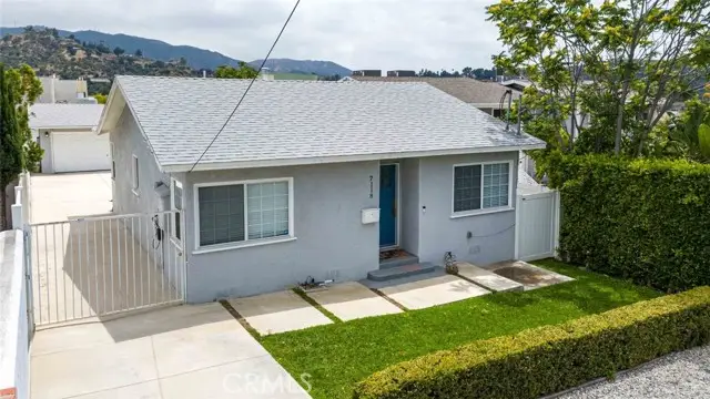 7118 Valmont Street, Tujunga, CA 91042 - #3