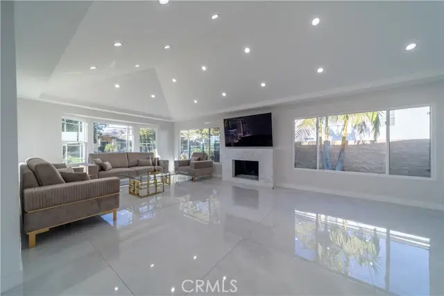 902 WALNUT Avenue, Burbank, CA 91501 - #2
